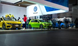 Salon de l'auto - Photo by @rahul bhogal on Unsplash